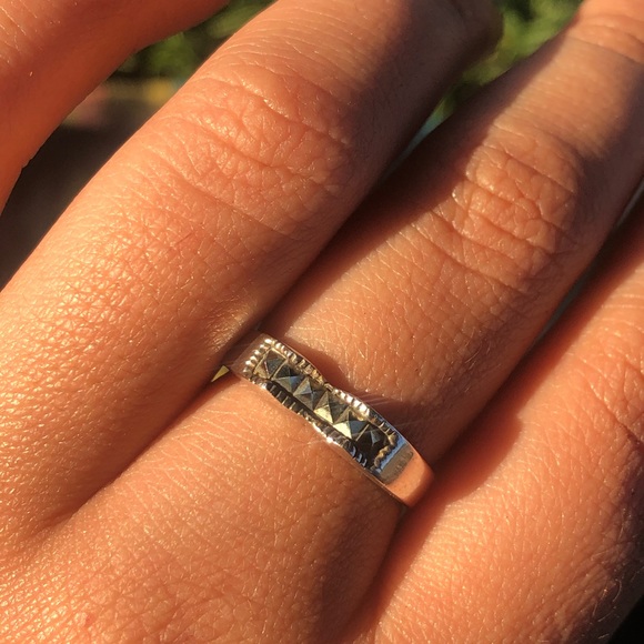 Hematite + Sterling Silver Ring 🌚 - Picture 2 of 3